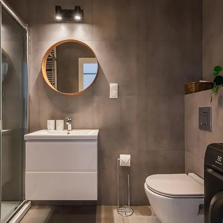 Rentplanet - Ptasia アパート *